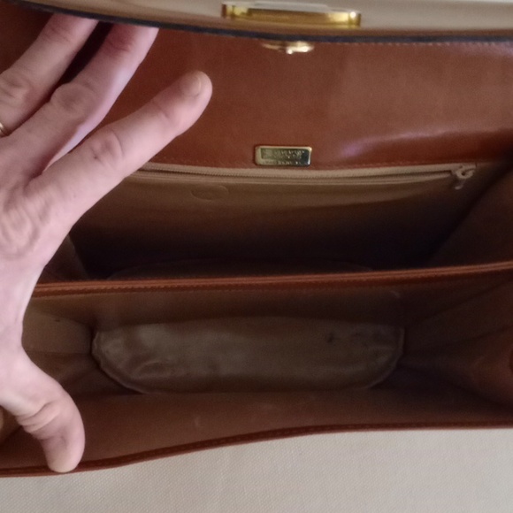 Vintage Bally tan leather crossbody bag - Picture 13 of 15